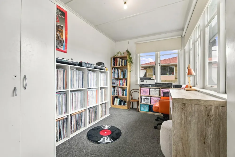 Photos of 18 Couch Street