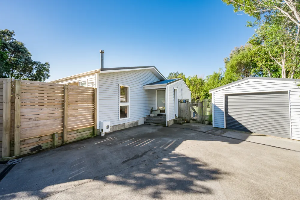Photos of 16 Wairere Grove