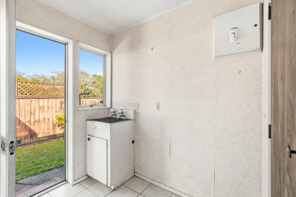 Photos of 343H Te Rapa Road