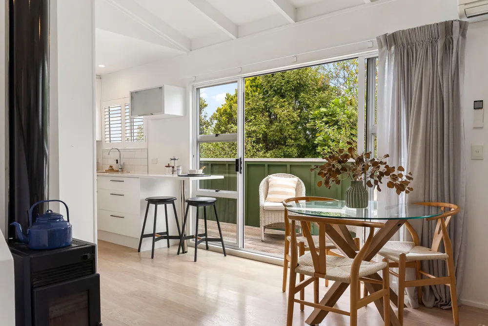Photos of 2/42 Fairlands Avenue