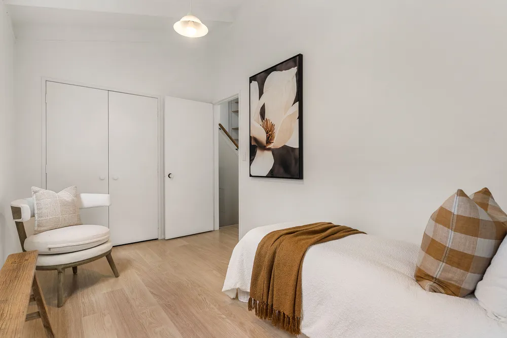 Photos of 2/42 Fairlands Avenue