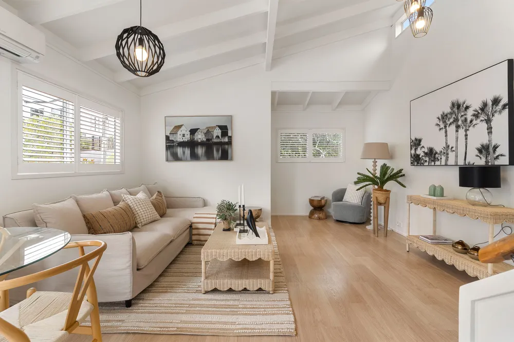 Photos of 2/42 Fairlands Avenue