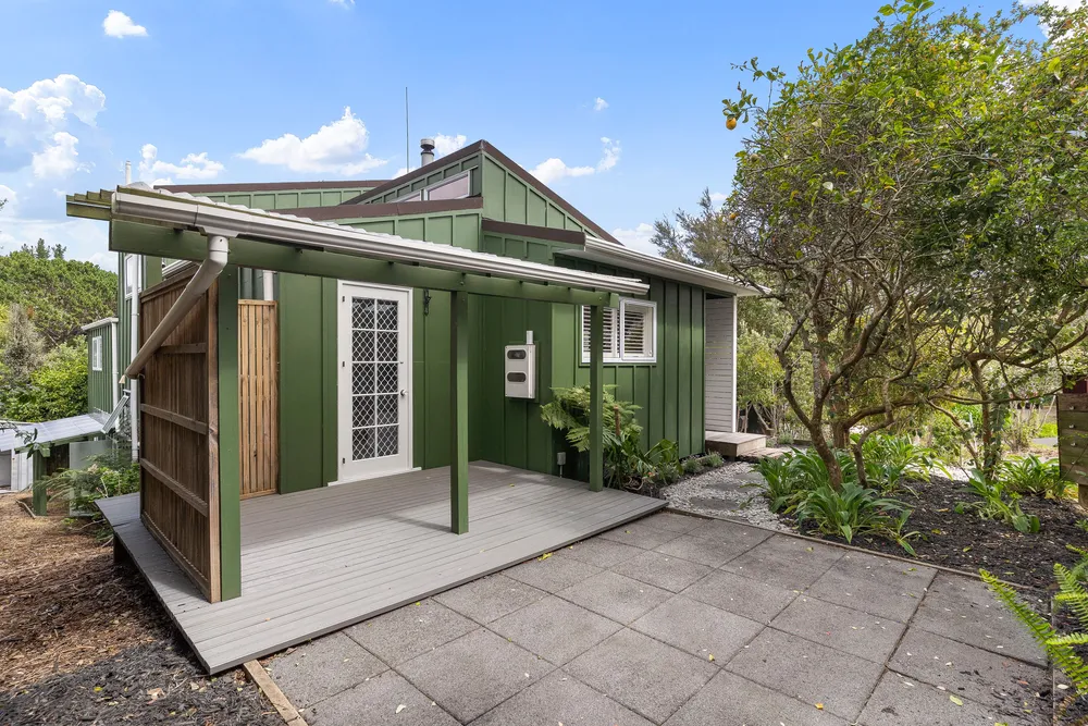 Photos of 2/42 Fairlands Avenue