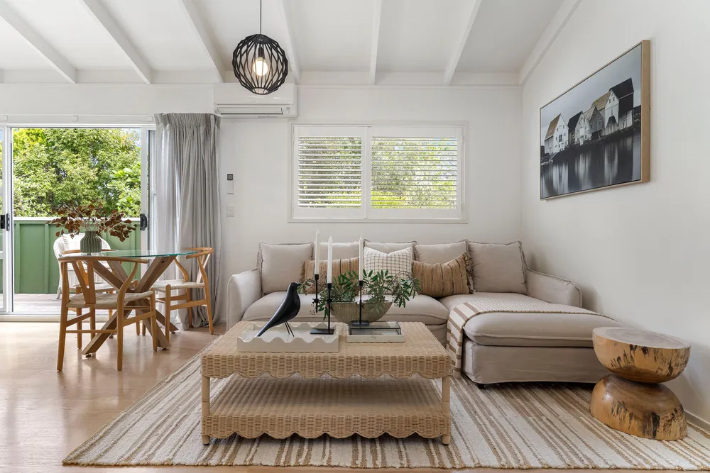 Photos of 2/42 Fairlands Avenue