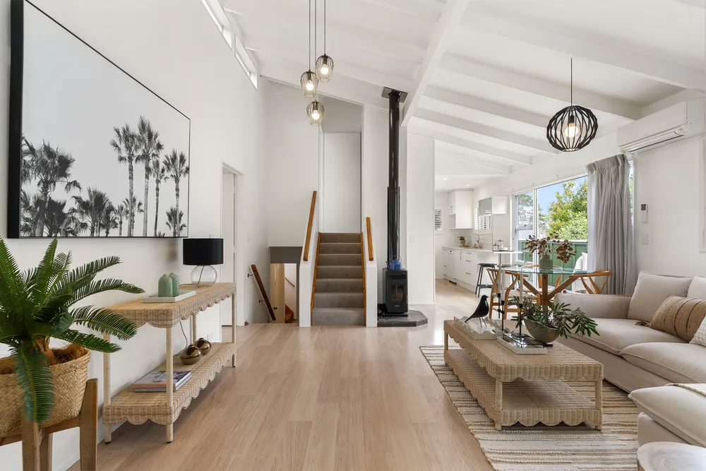 Photos of 2/42 Fairlands Avenue