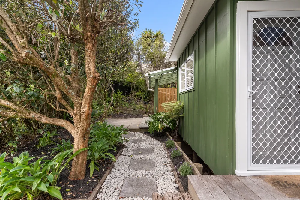 Photos of 2/42 Fairlands Avenue