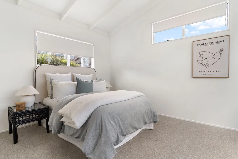 Photos of 2/42 Fairlands Avenue