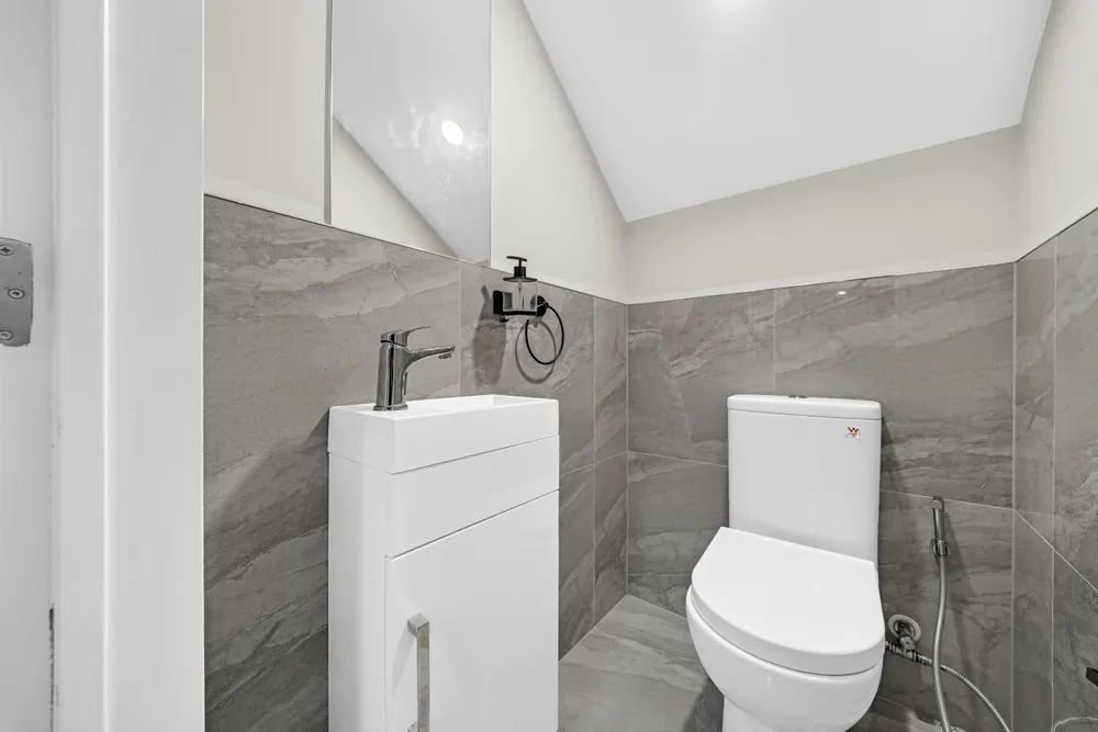 Photos of 18A Oriana Avenue