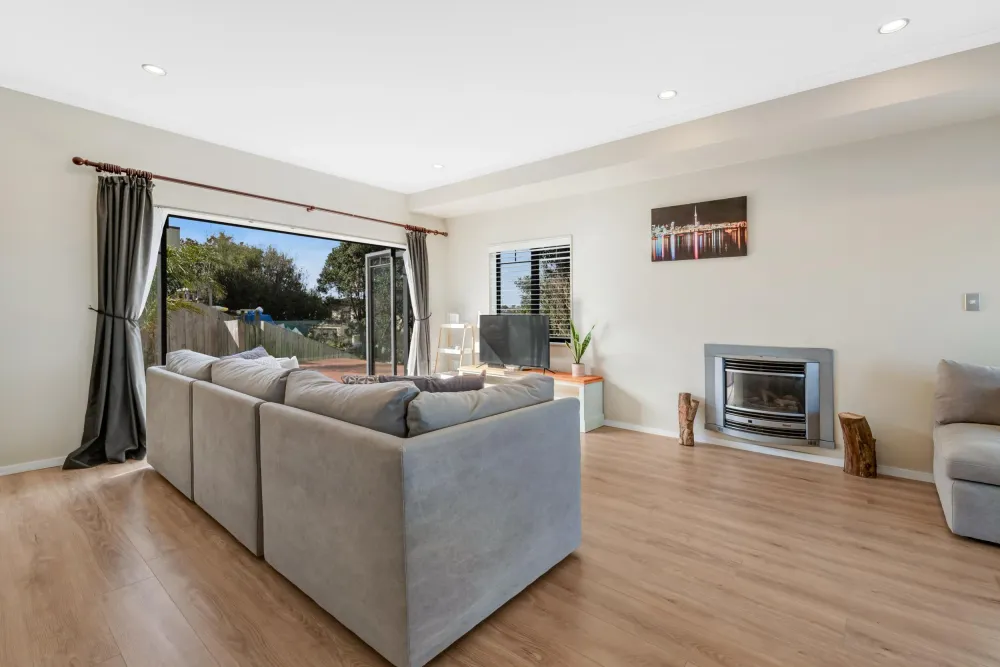 Photos of 103 Alec Craig Way
