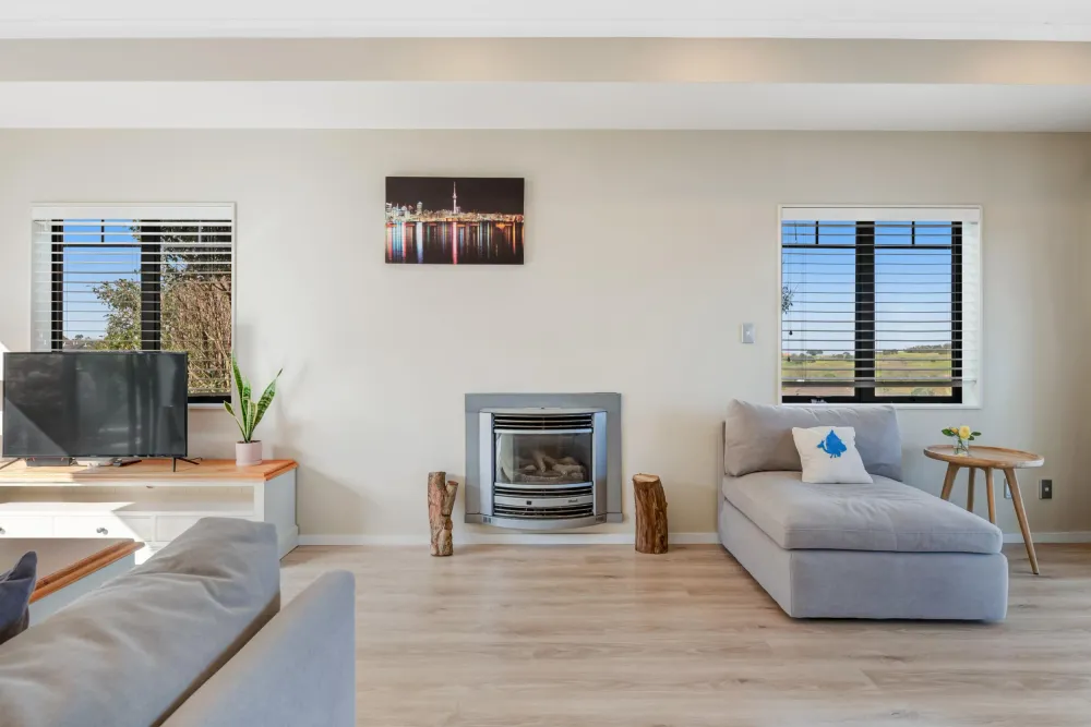 Photos of 103 Alec Craig Way