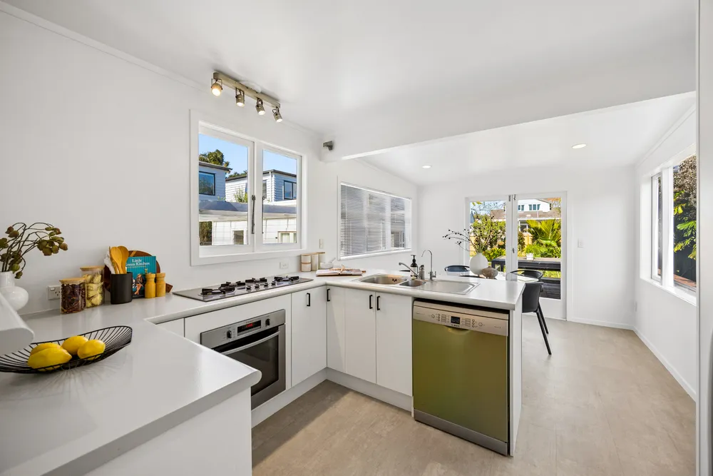 Photos of 16 Locarno Avenue
