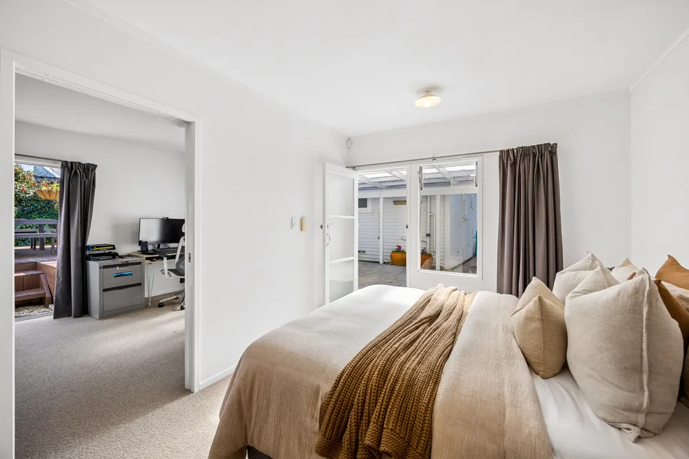 Photos of 16 Locarno Avenue