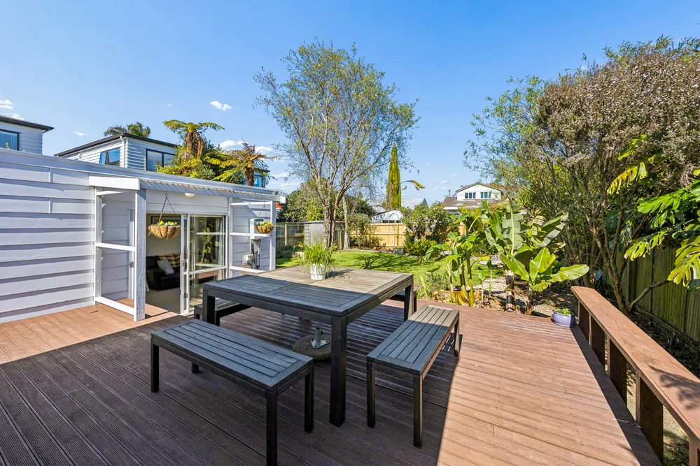 Photos of 16 Locarno Avenue