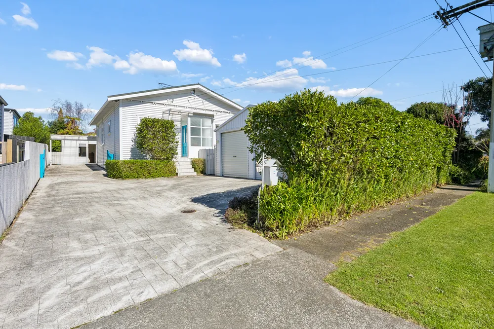 Photos of 16 Locarno Avenue