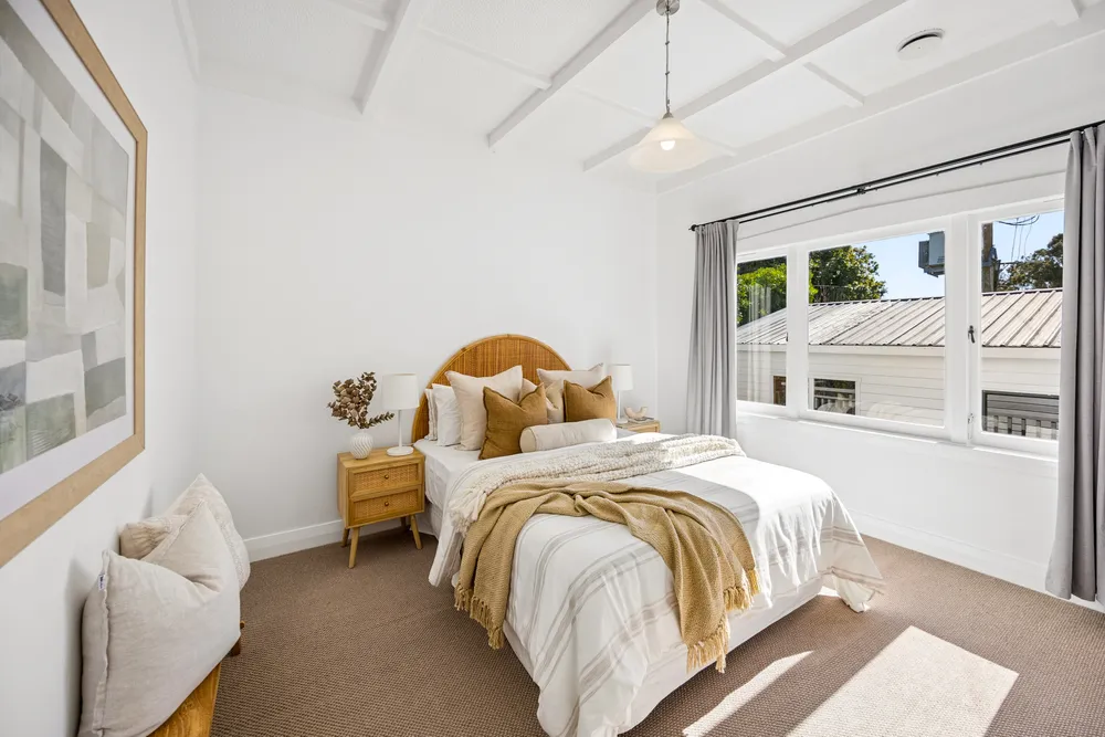 Photos of 16 Locarno Avenue