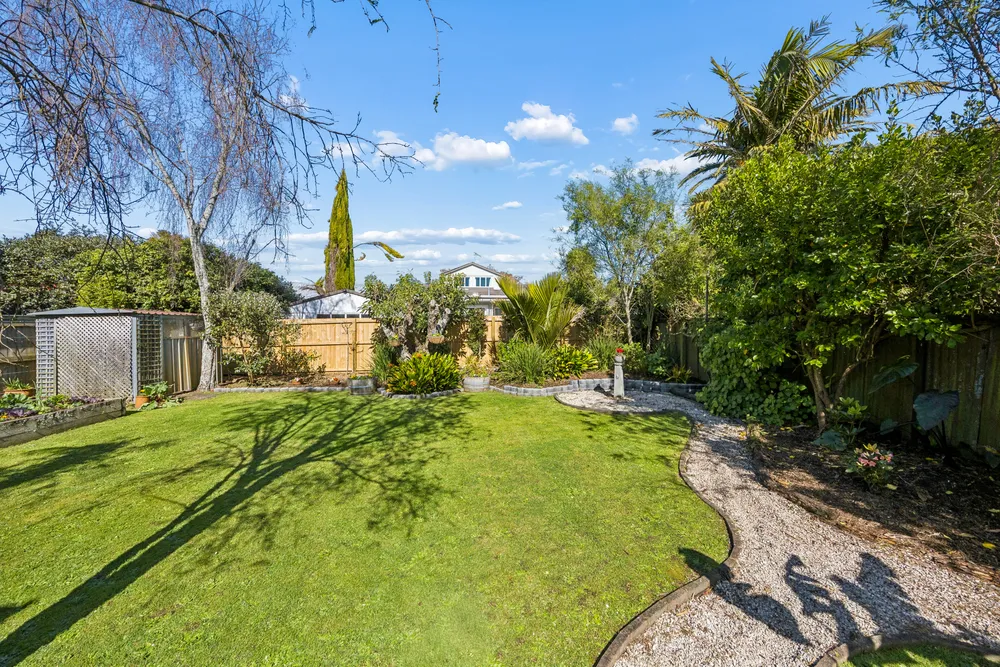 Photos of 16 Locarno Avenue