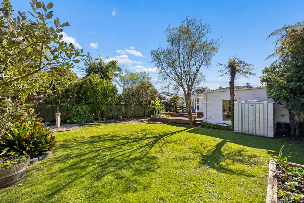 Photos of 16 Locarno Avenue