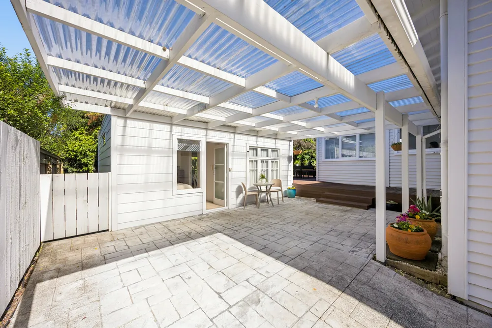 Photos of 16 Locarno Avenue
