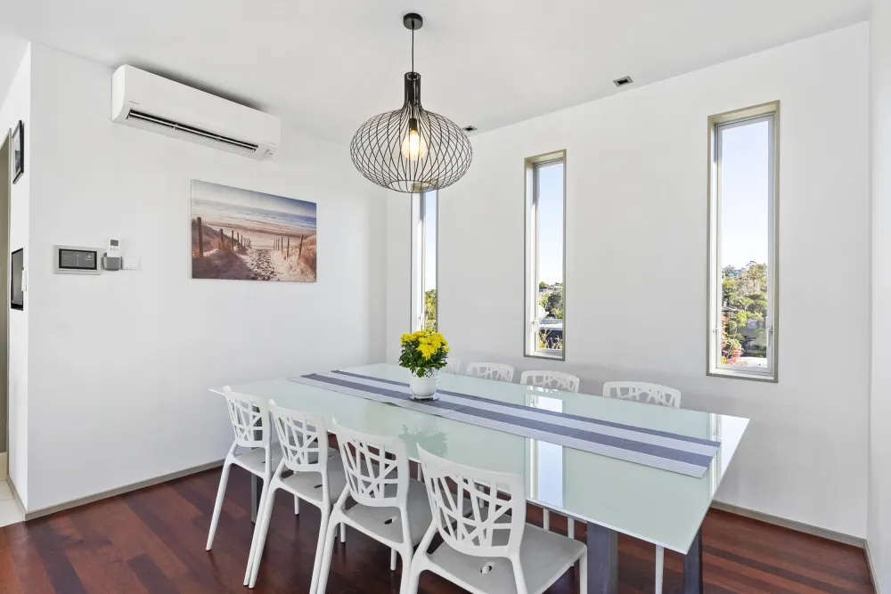 Photos of 123 Beach Road