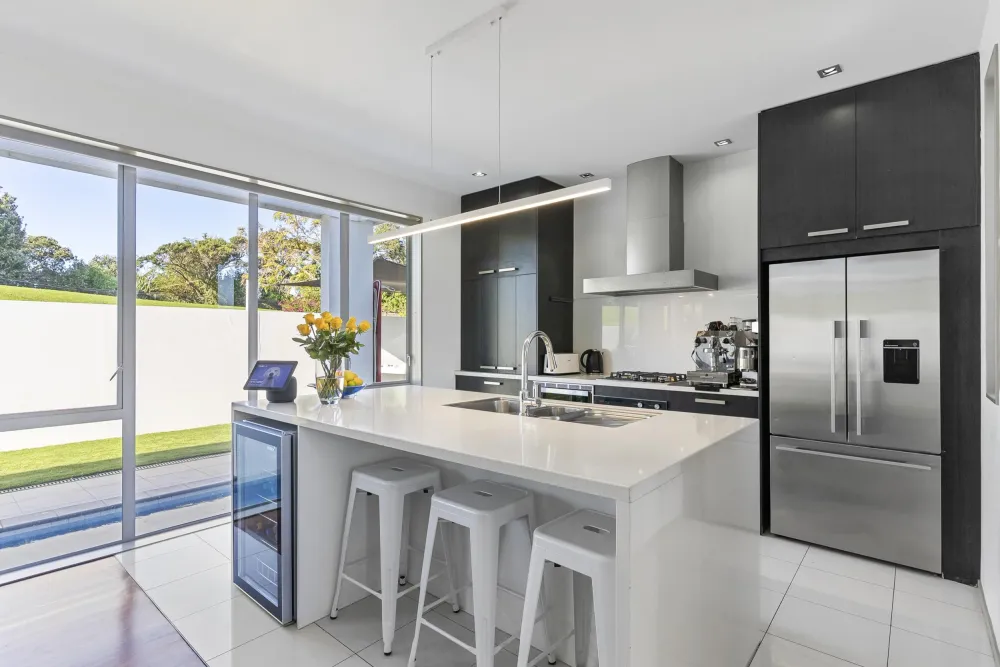 Photos of 123 Beach Road