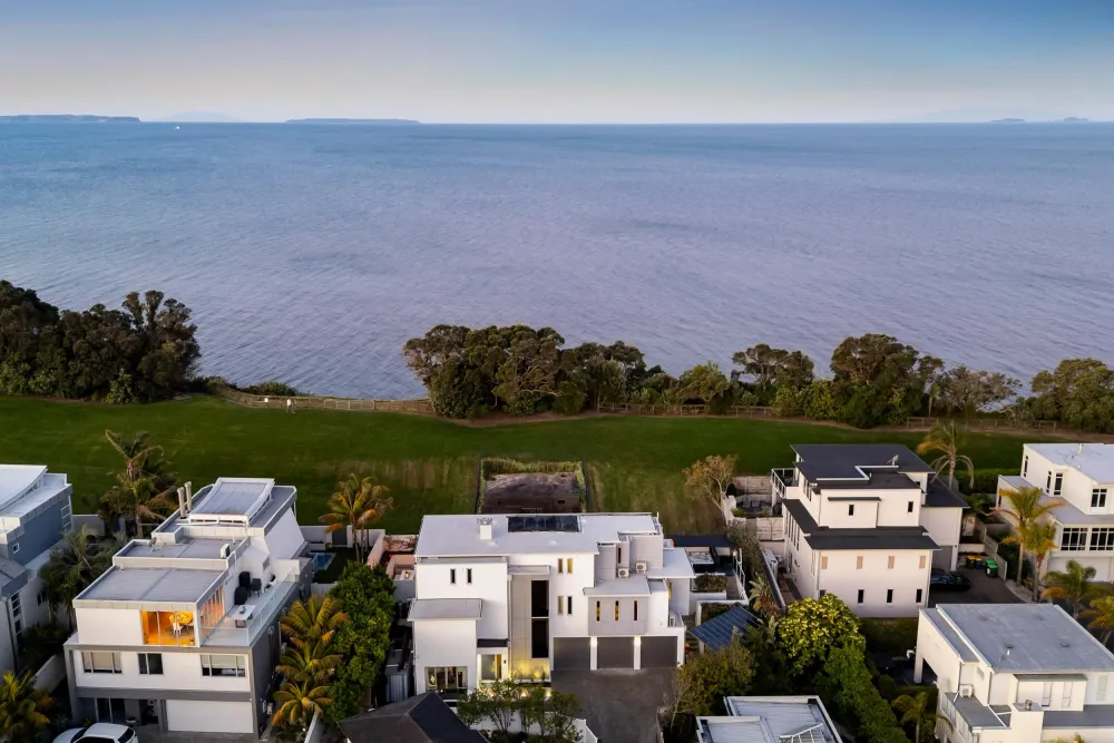 Photos of 123 Beach Road
