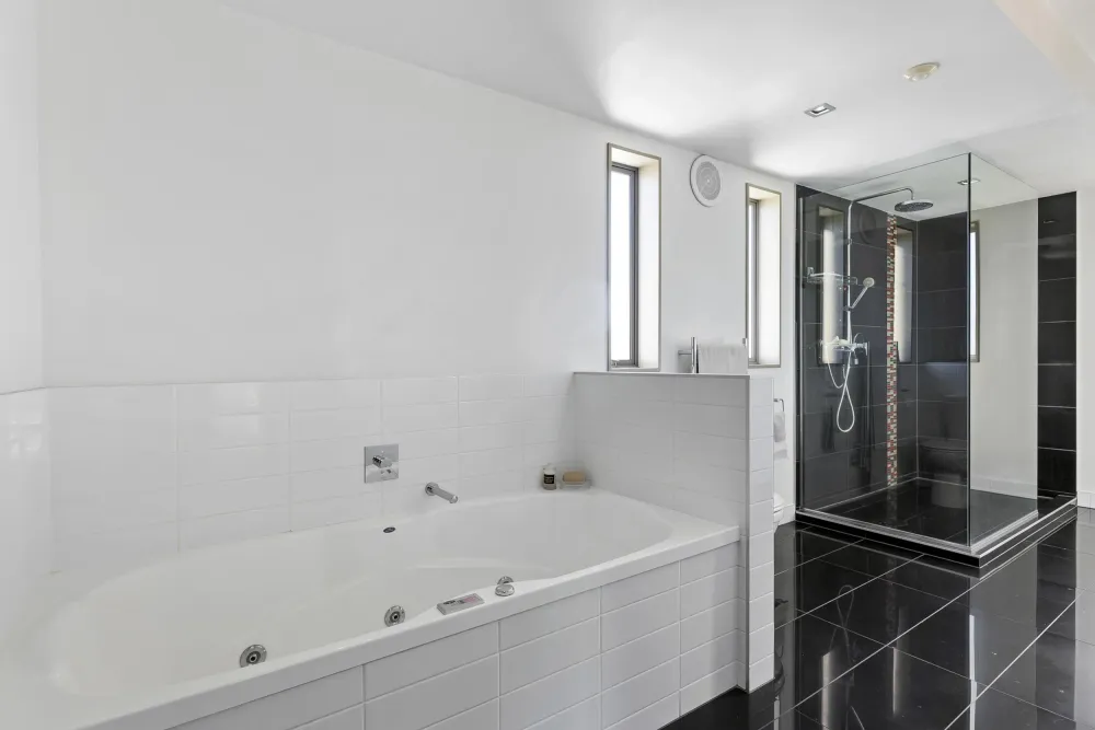 Photos of 123 Beach Road