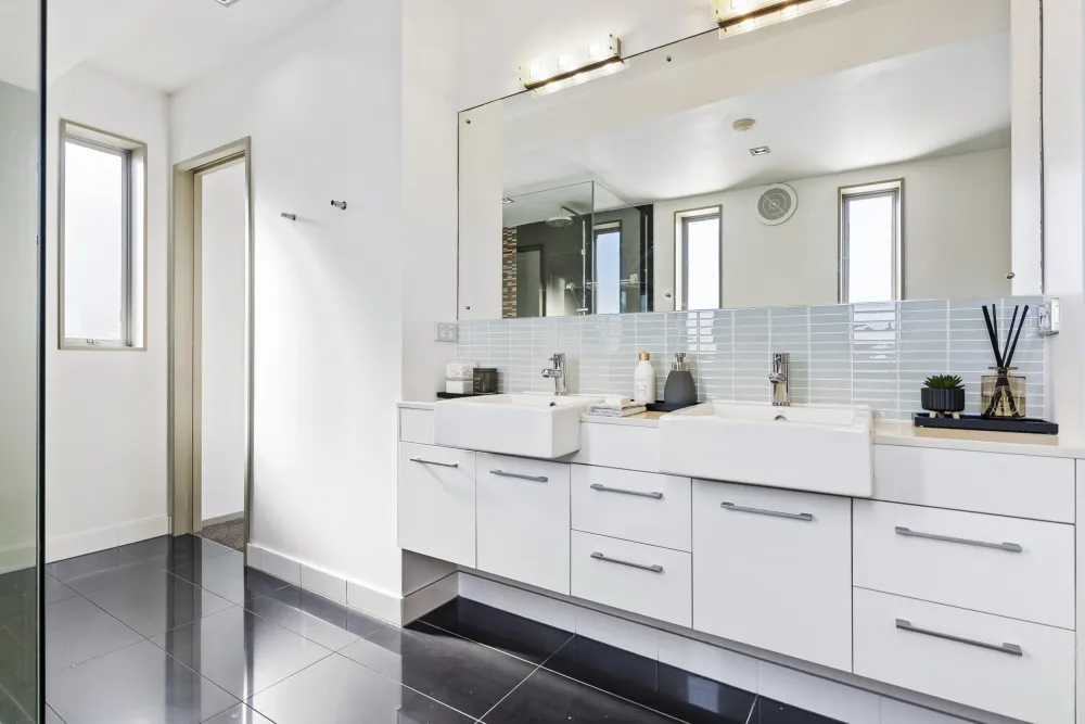 Photos of 123 Beach Road