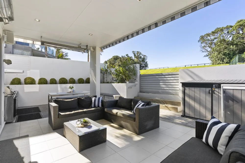 Photos of 123 Beach Road