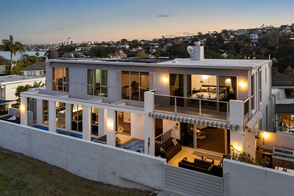 Photos of 123 Beach Road