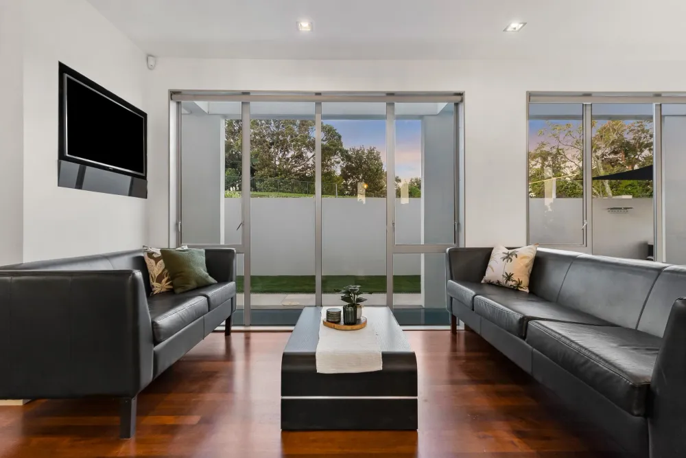 Photos of 123 Beach Road