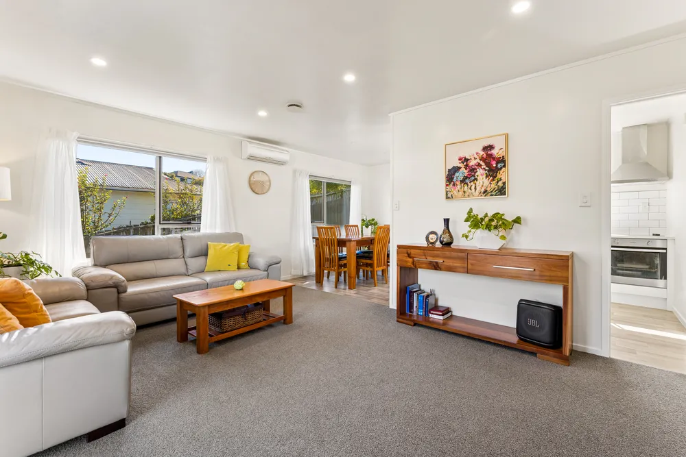 Photos of 42 Trias Road
