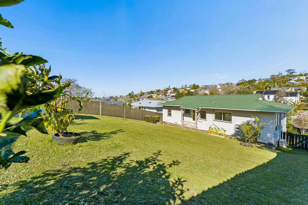 Photos of 42 Trias Road