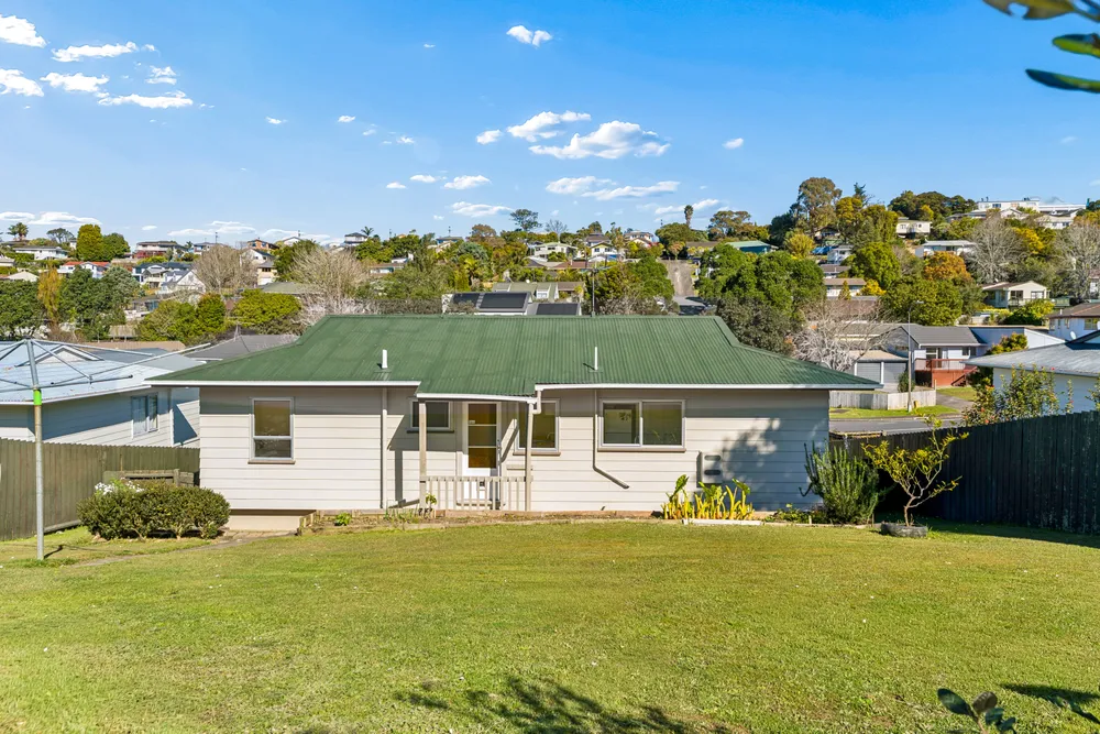 Photos of 42 Trias Road