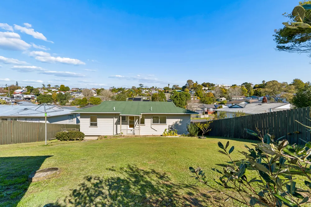 Photos of 42 Trias Road