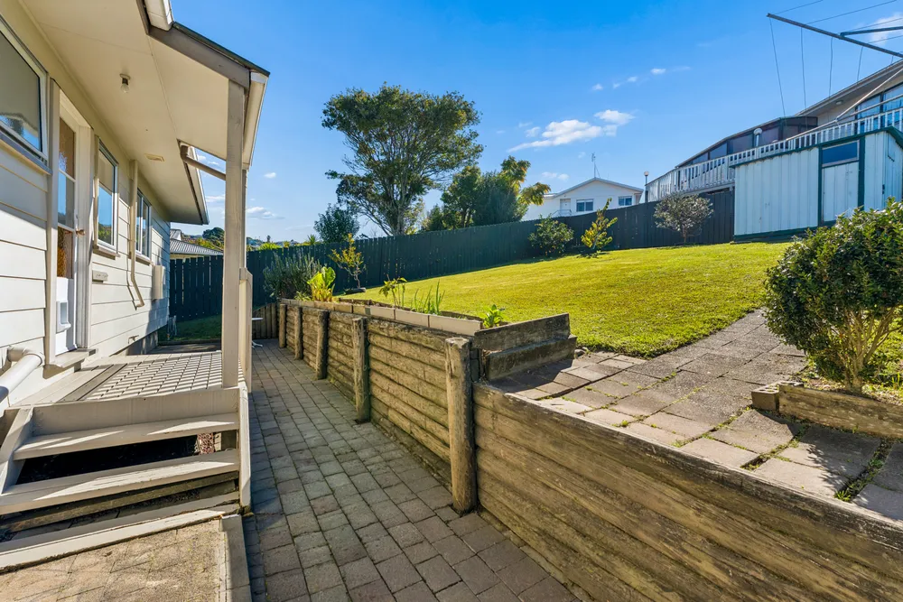 Photos of 42 Trias Road
