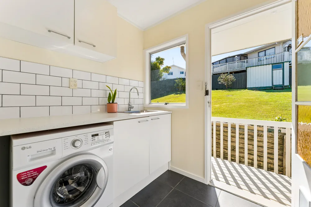 Photos of 42 Trias Road