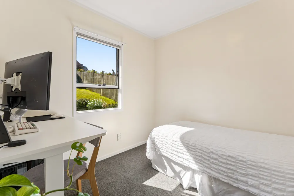 Photos of 42 Trias Road