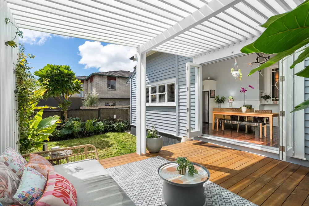 Photos of 76 Aroha Avenue