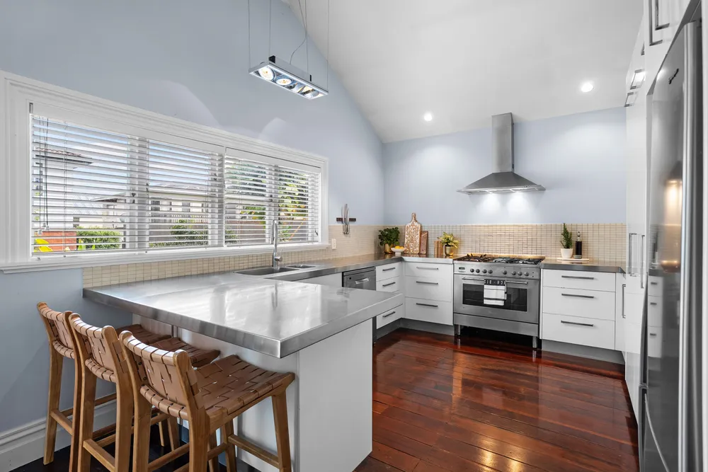 Photos of 76 Aroha Avenue