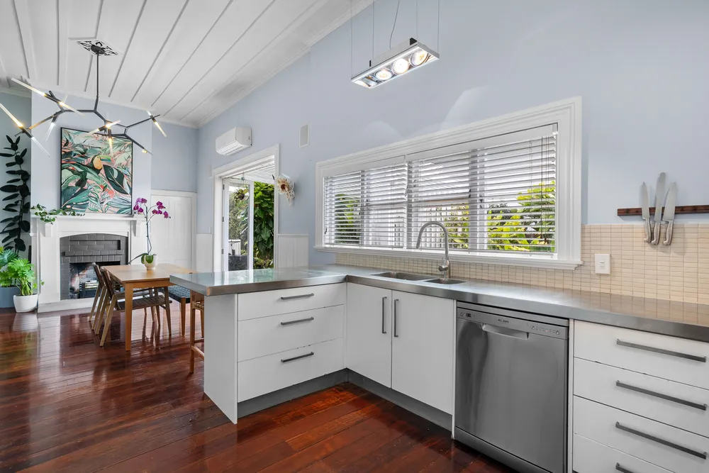 Photos of 76 Aroha Avenue