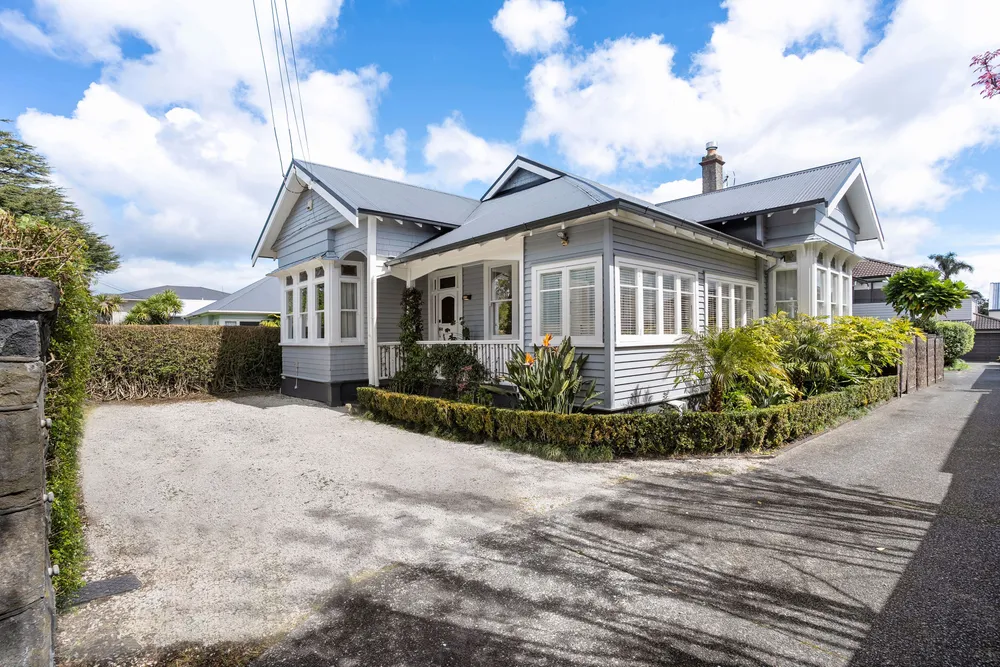 Photos of 76 Aroha Avenue