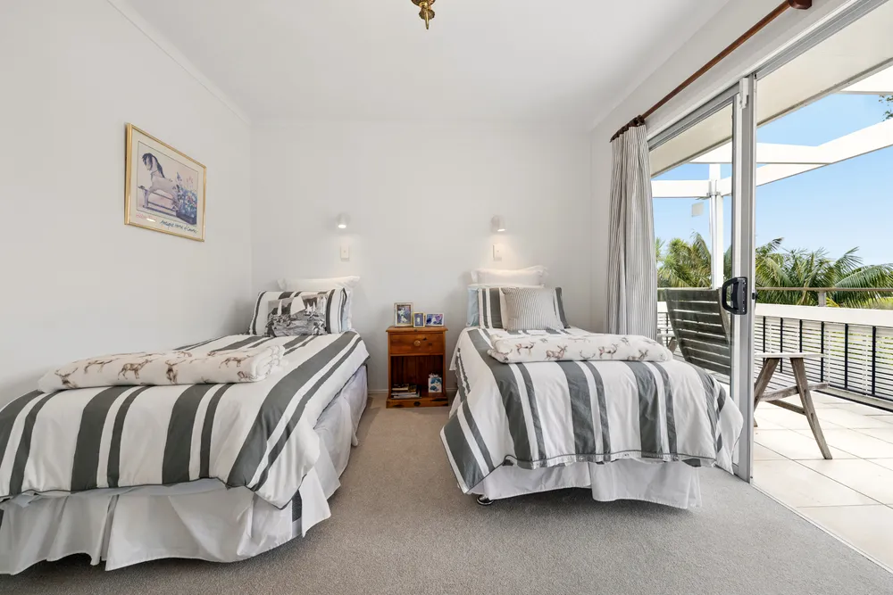 Photos of 98 Orakei Road
