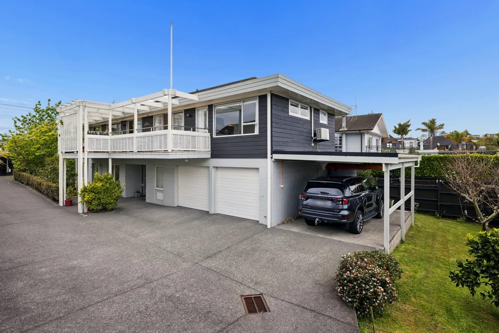 Photos of 98 Orakei Road