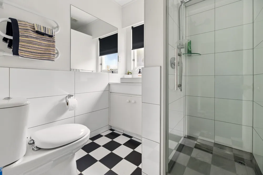 Photos of 98 Orakei Road