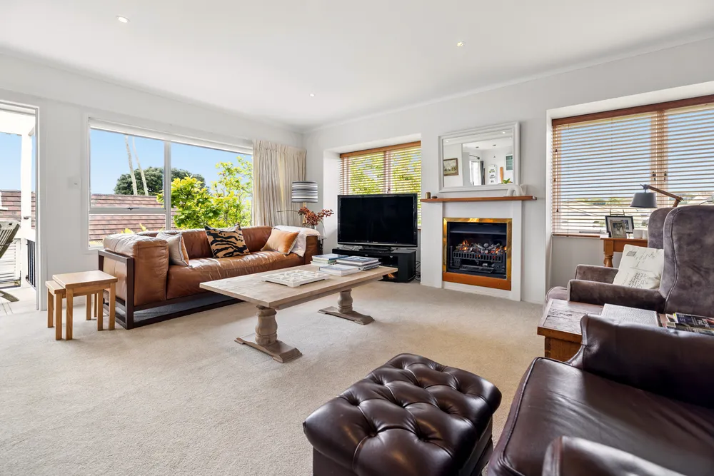 Photos of 98 Orakei Road