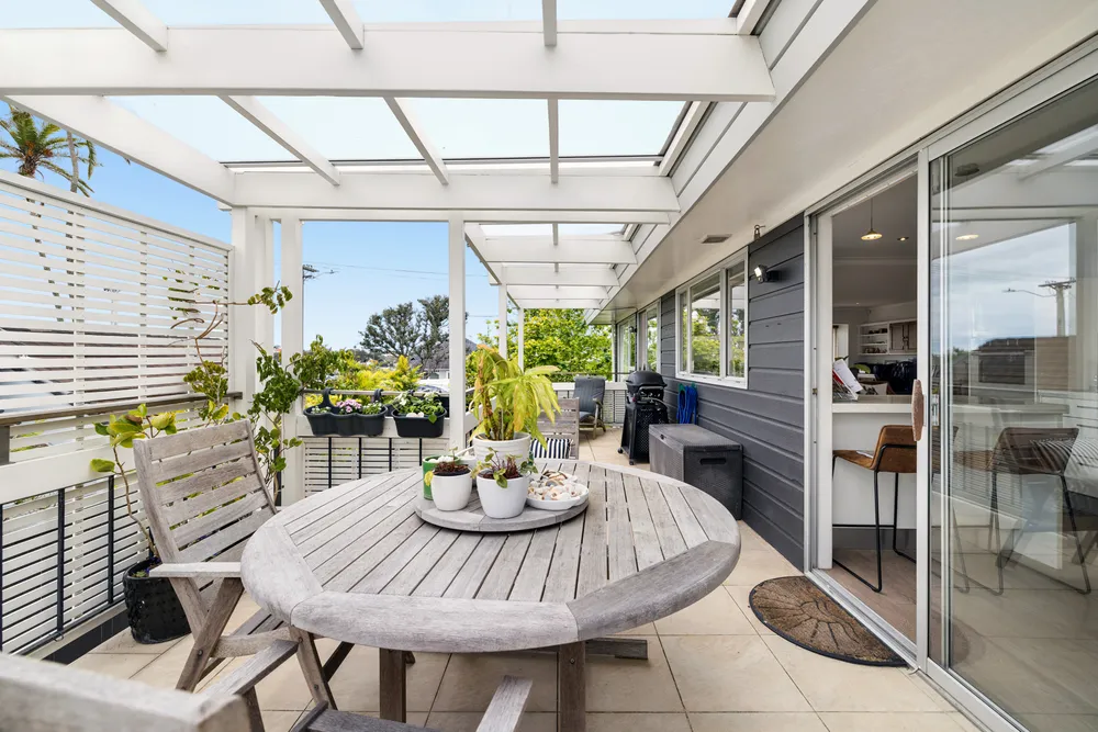 Photos of 98 Orakei Road