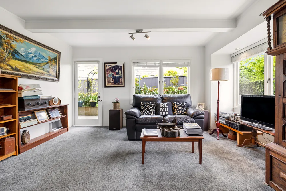 Photos of 98 Orakei Road