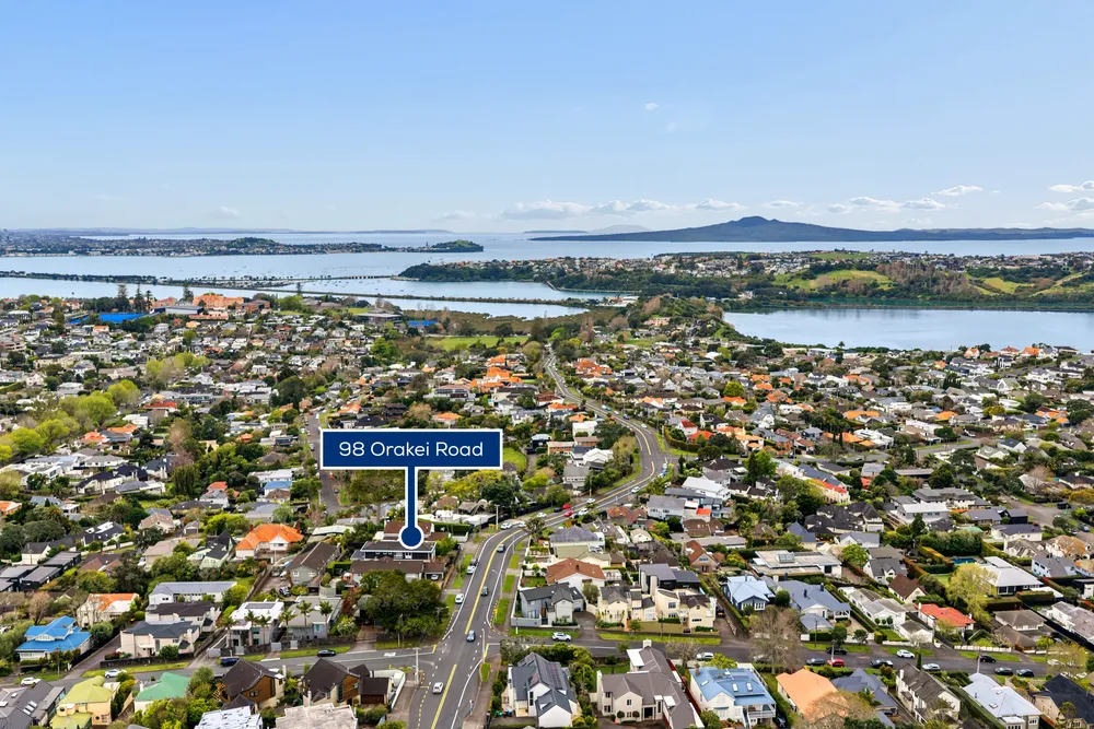 Photos of 98 Orakei Road