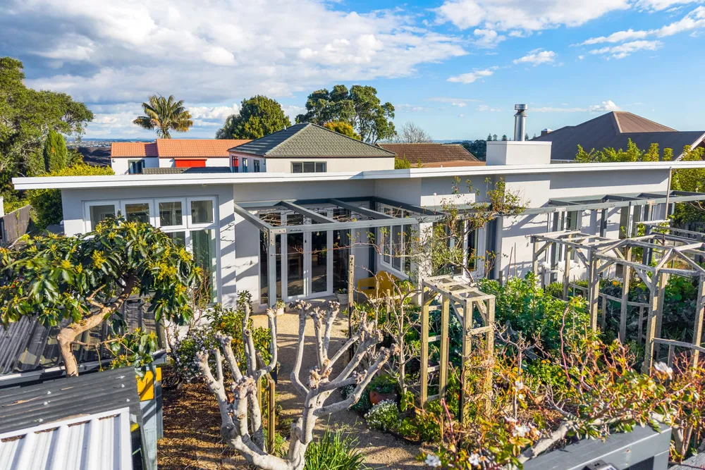 Photos of 27 Tawa Road
