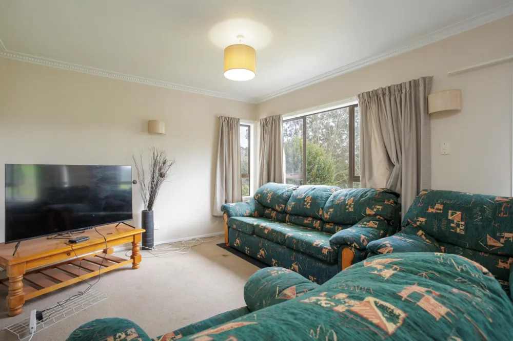 Photos of 703 Bayley Road